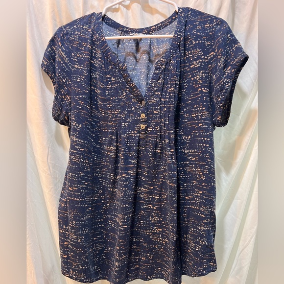 Flattering business casual top - Picture 1 of 2